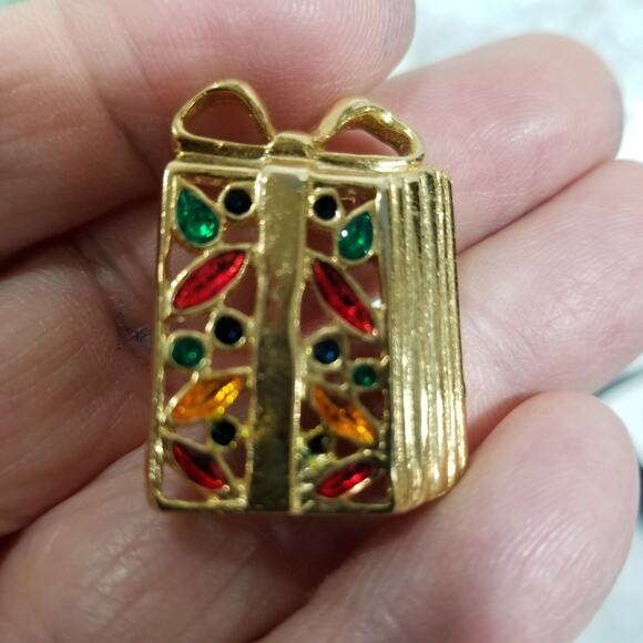 Christmas brooch gift has AAI on the back 1.1642 - Picture 3 of 9
